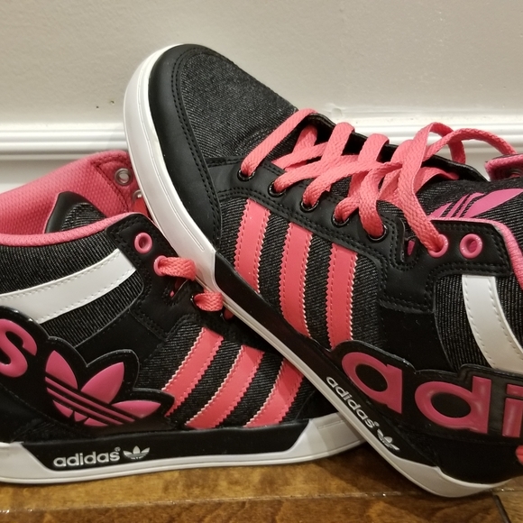 Shoes - Picture 1 of 3